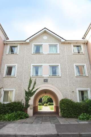 Общежития Castlewhite Apartments - UCC Summer Beds Корк-0